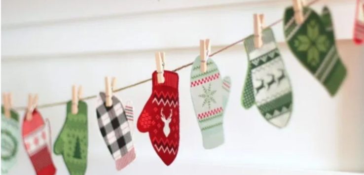 No-sew mitten garland