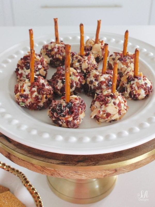 Cranberry Almond Mini Cheese Ball Bites