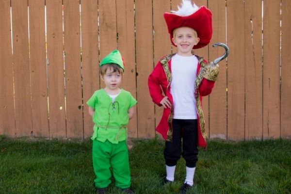 DIY No-Sew Captain Hook Costume