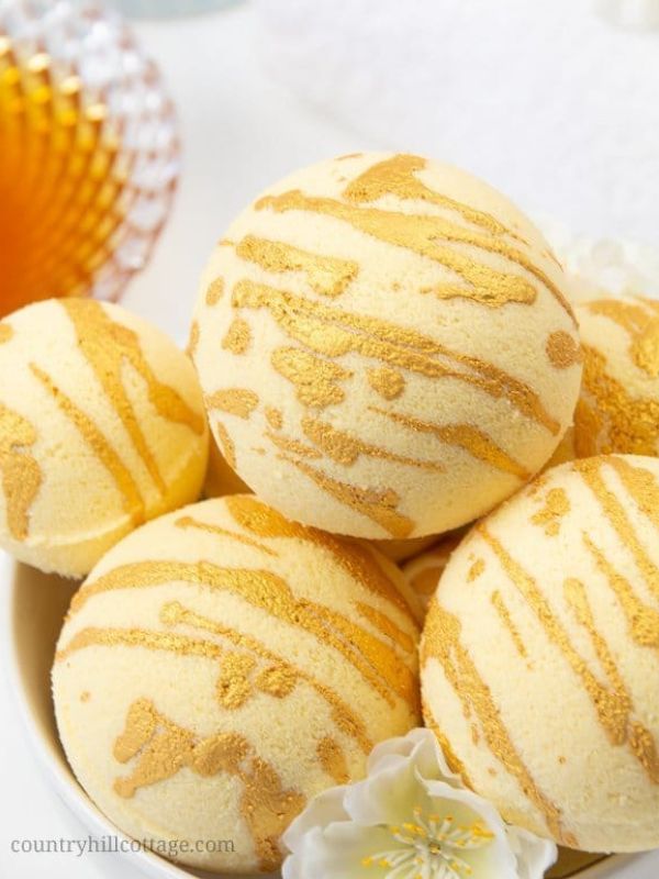 Homemade Milk & Honey Bath Bombs