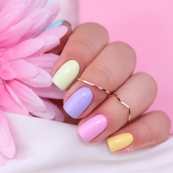 Multicolor Nails