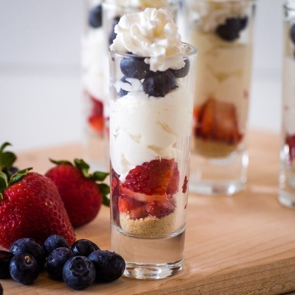 No Bake Mini Cheesecake Parfaits