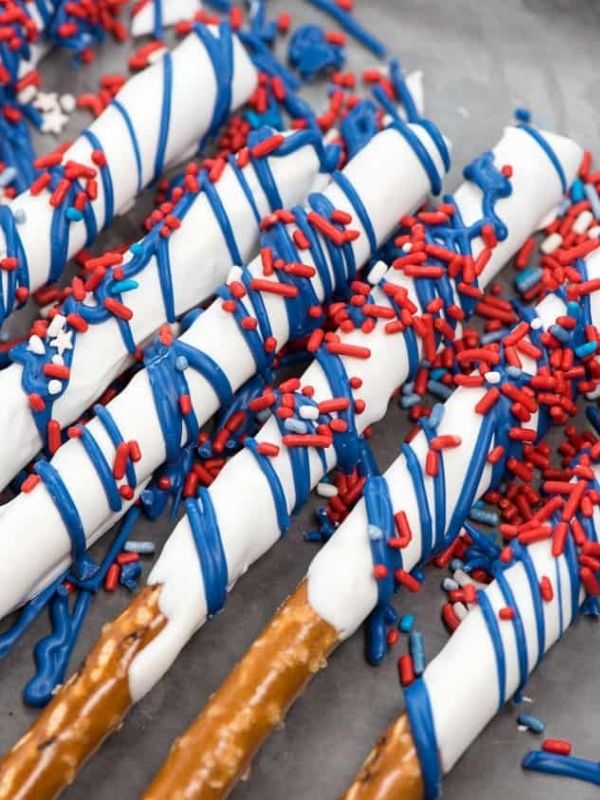 Patriotic Chocolate Dipped Pretzels