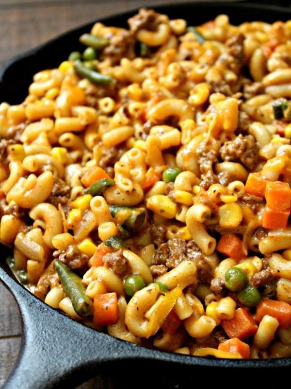 Skillet Cheesy Beef and Veggie Macaroni