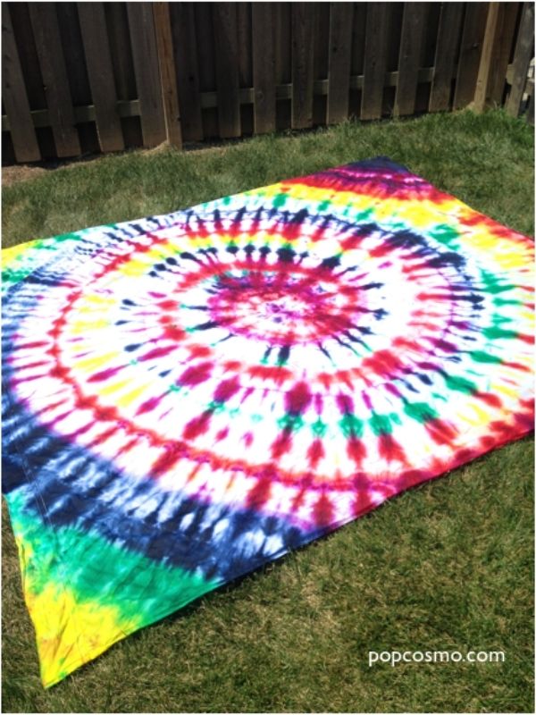 DIY Tie-Dye Bed Sheet